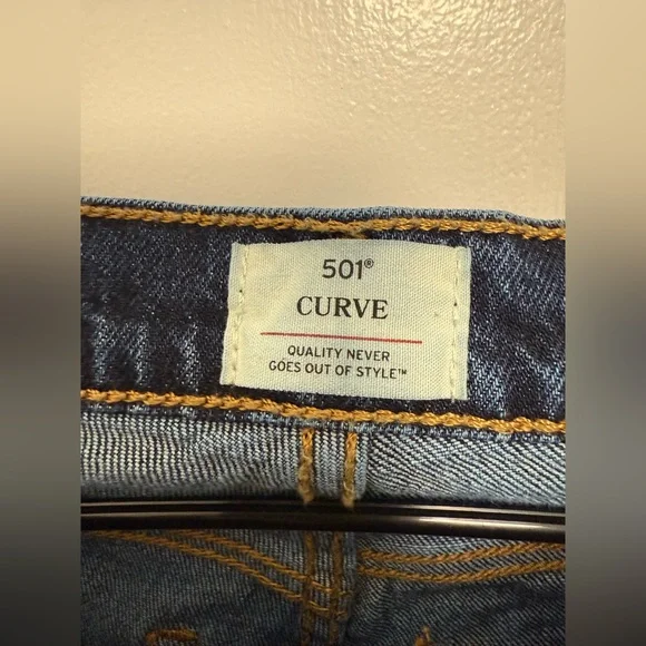 Levi’s 501 Curve Jeans Womens 30x30 Dark Wash Straight Leg GUC - Picture 4 of 8